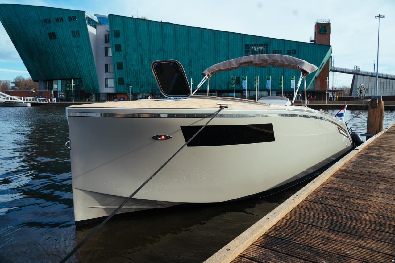 Lifestyle Marine 818 Cabin