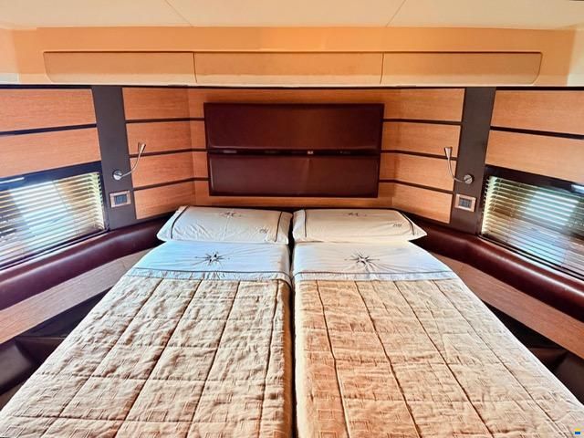 Azimut 58 Fly