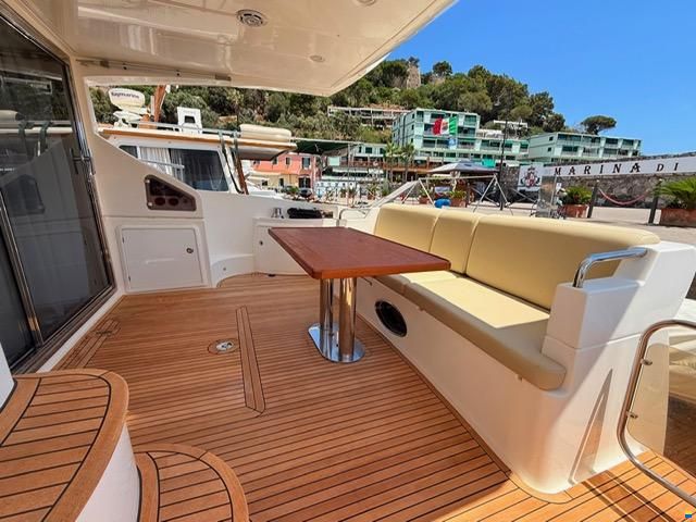 Azimut 58 Fly