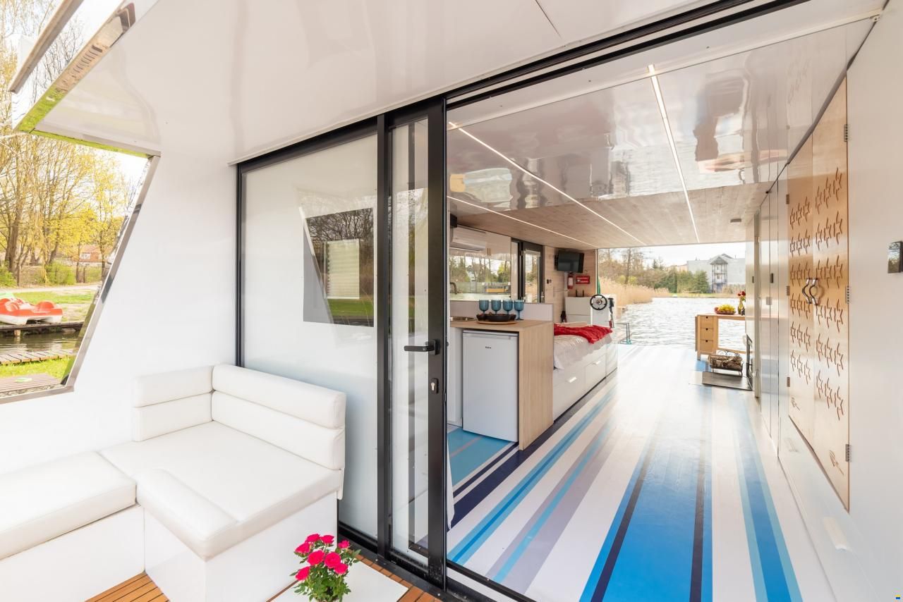 HT Catamarans Houseboat Safety 33