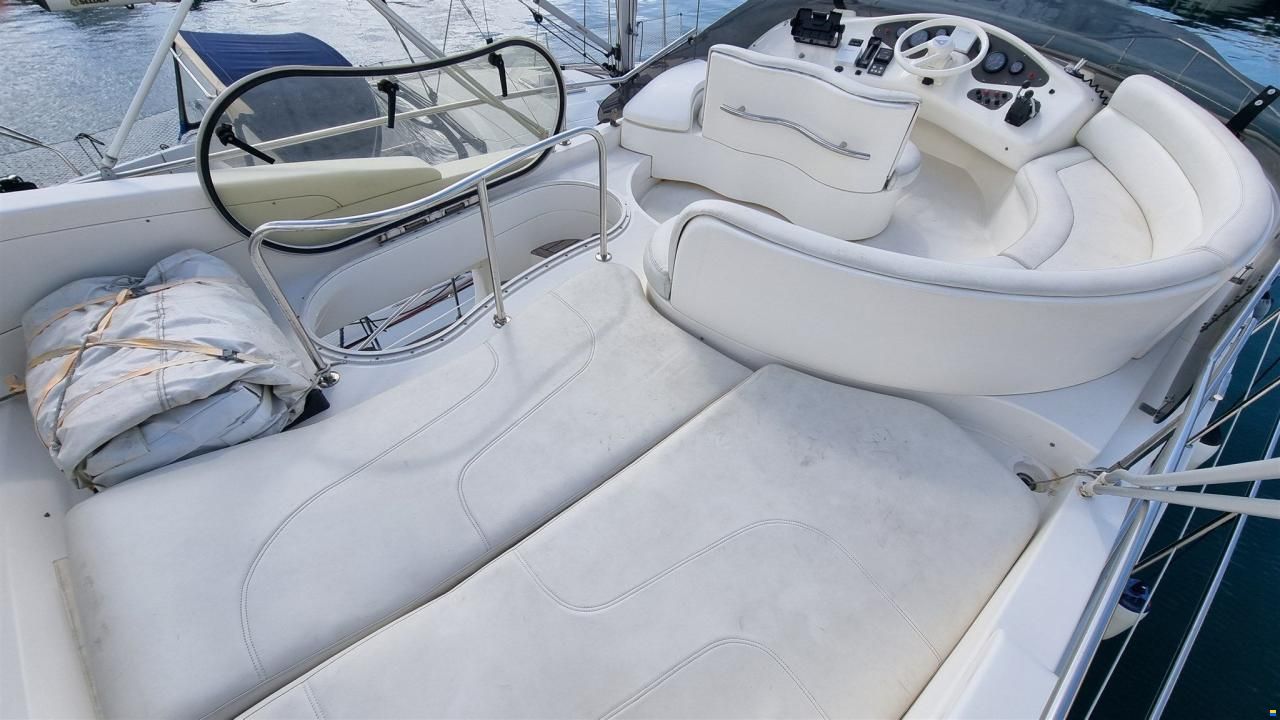 Azimut 42  FLY