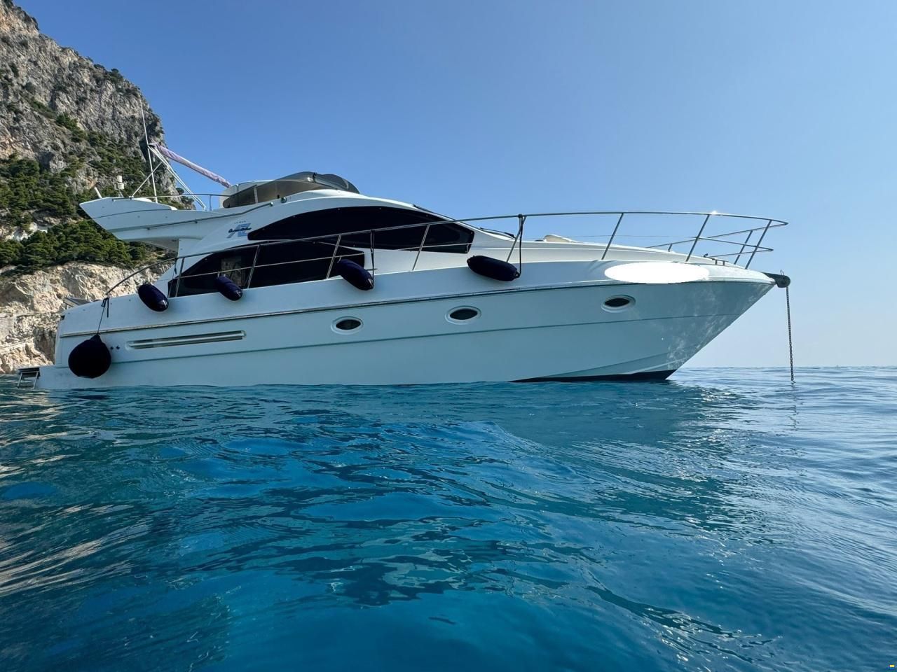 Azimut 42  FLY