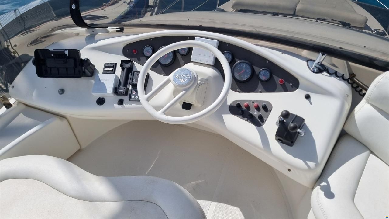 Azimut 42  FLY