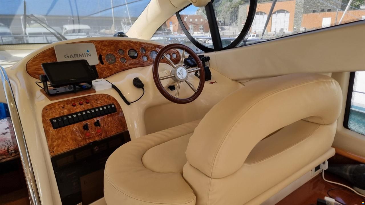 Azimut 42  FLY
