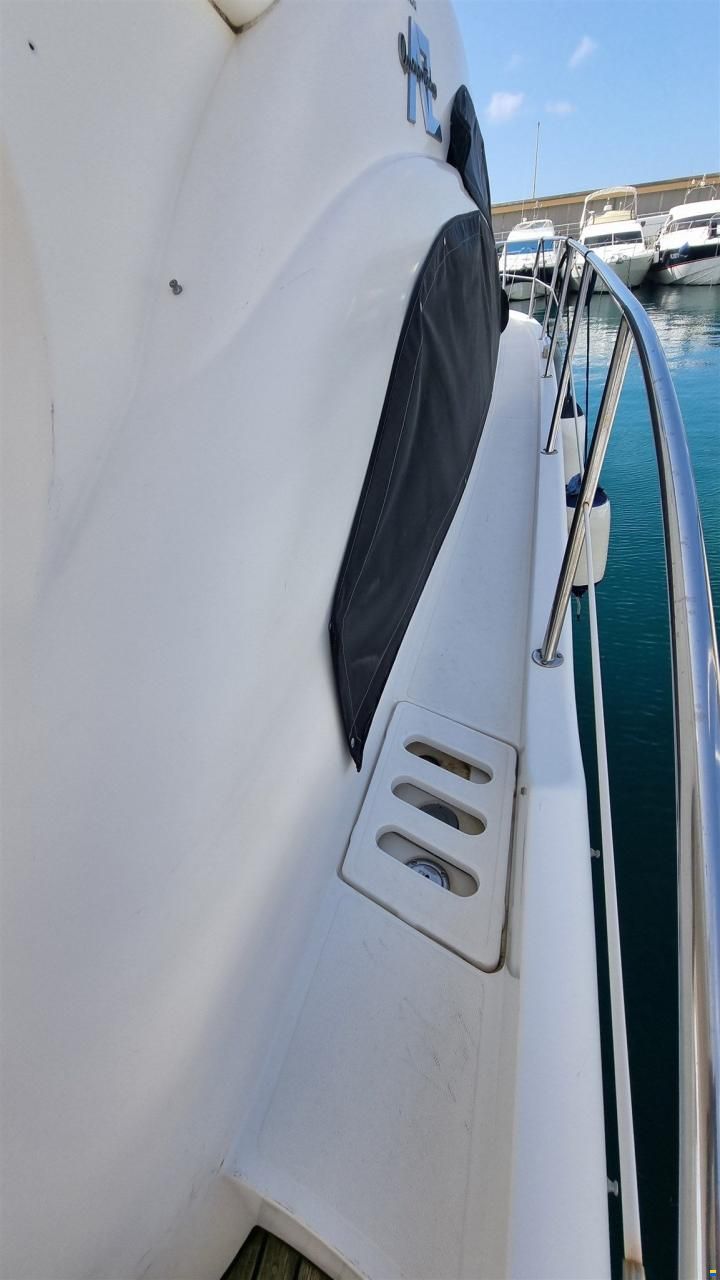 Azimut 42  FLY