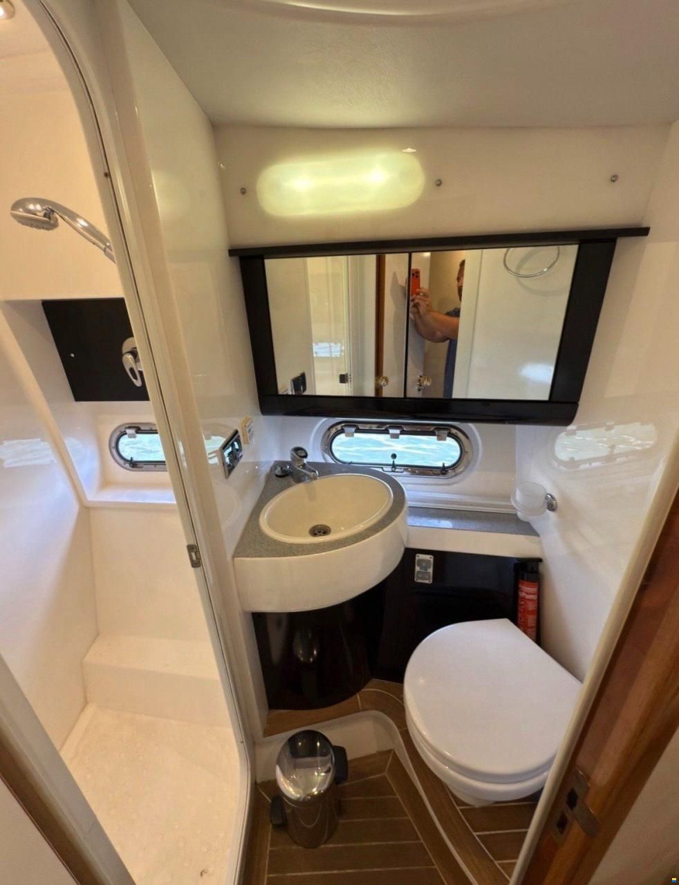 Sealine F 42/5
