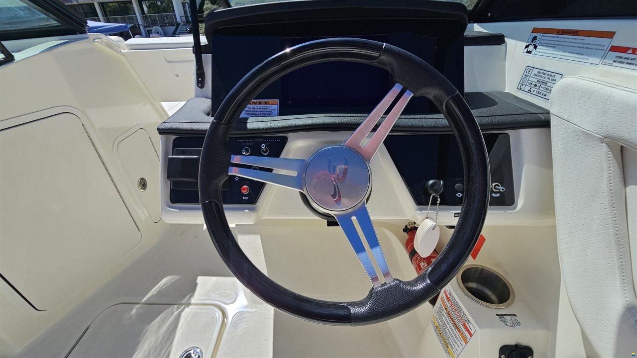 Sea Ray SPX 210 OUTBOARD