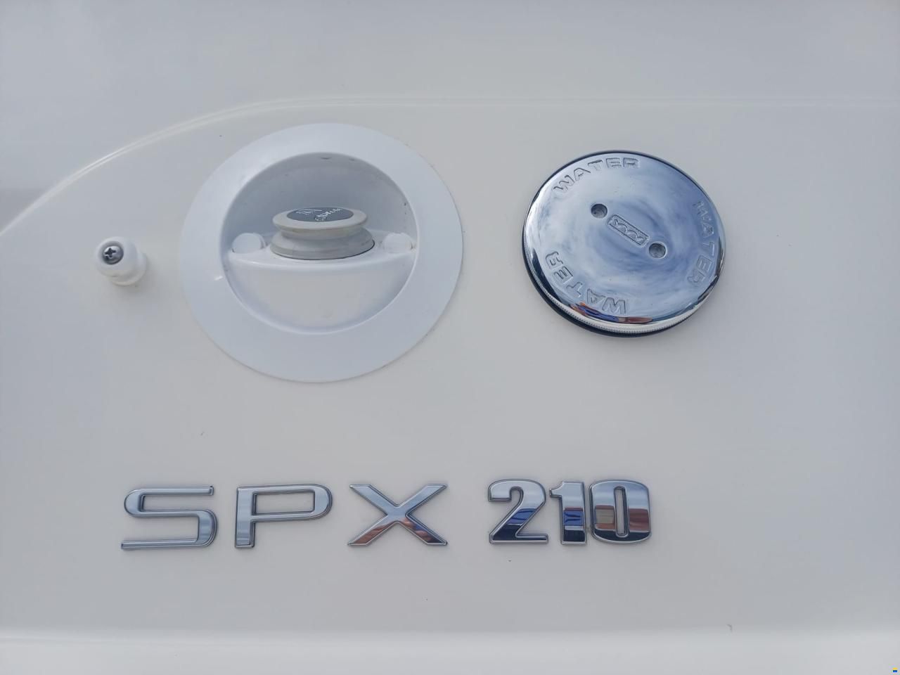 Sea Ray SPX 210 OUTBOARD