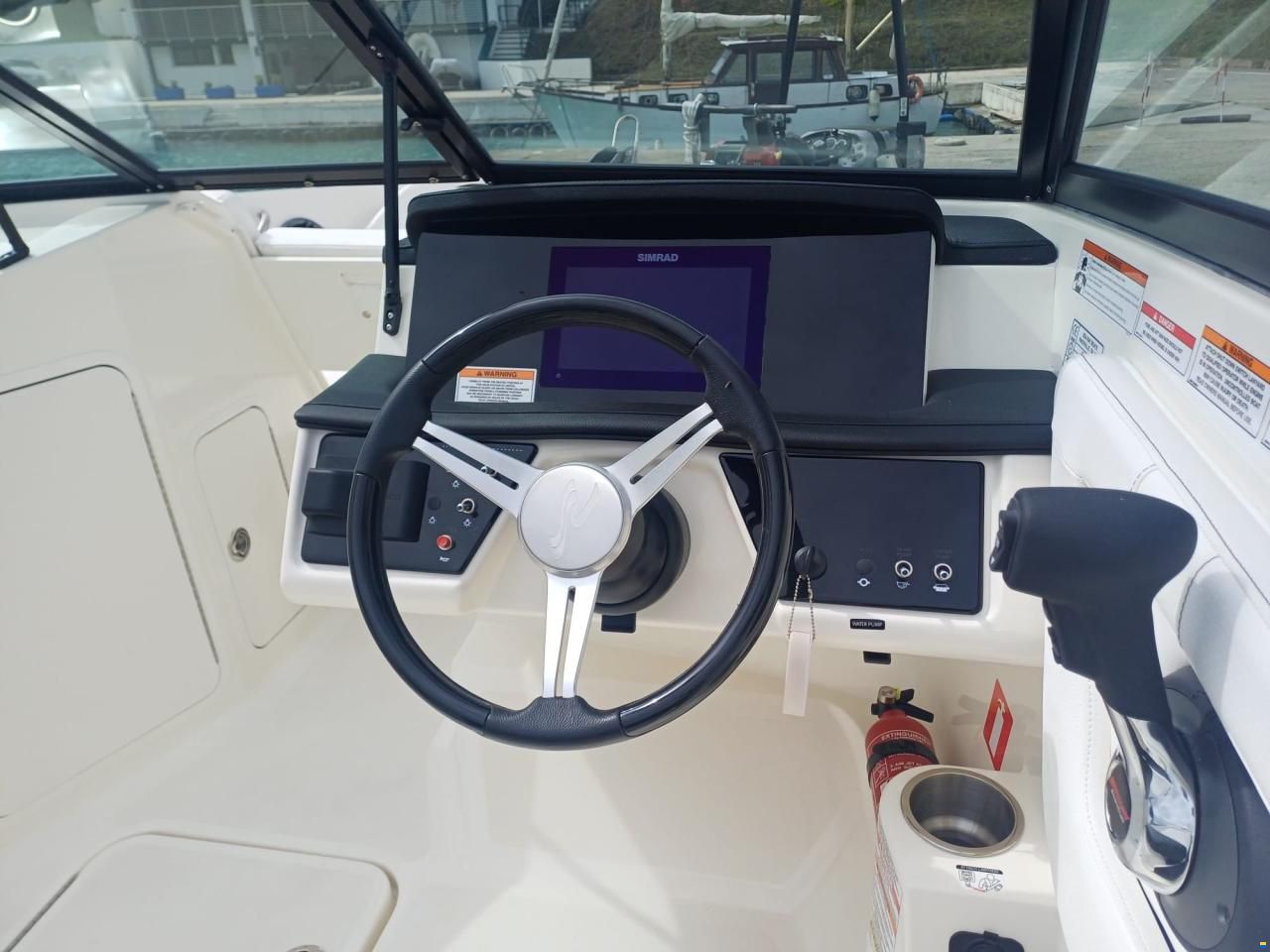 Sea Ray SPX 210 OUTBOARD