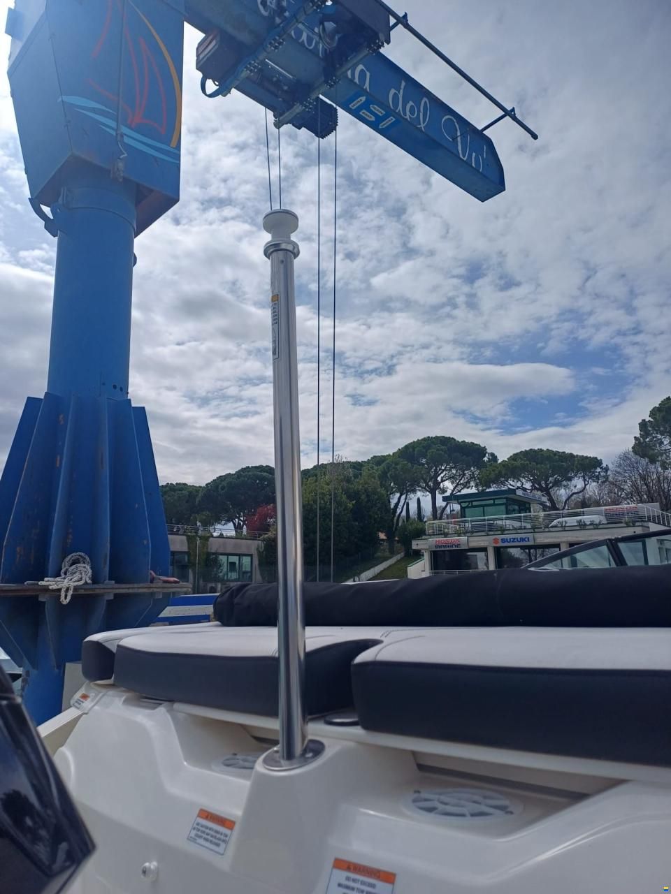 Sea Ray SPX 210 OUTBOARD