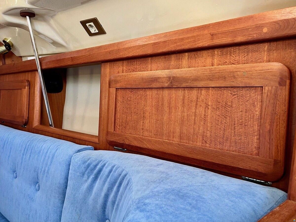 Hunter Marine 30
