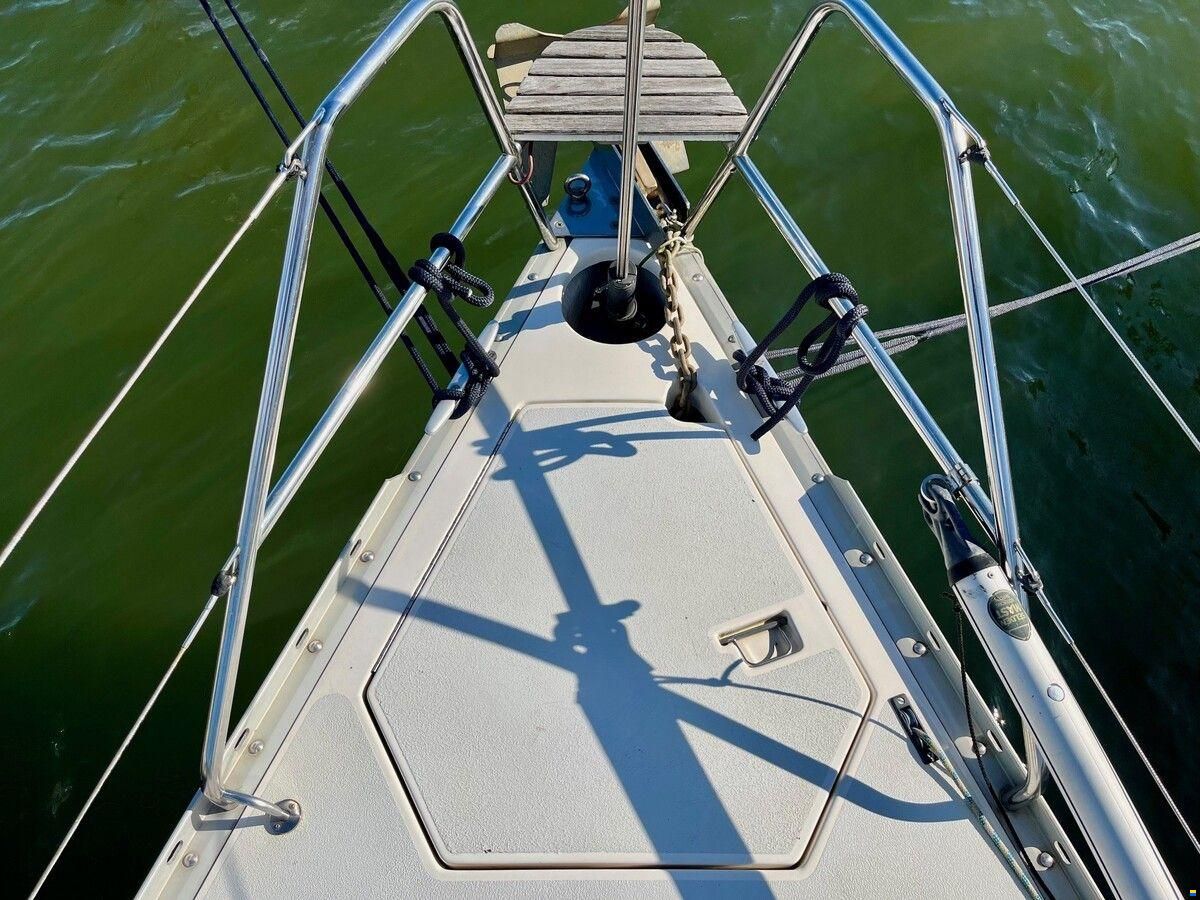 Hunter Marine 30