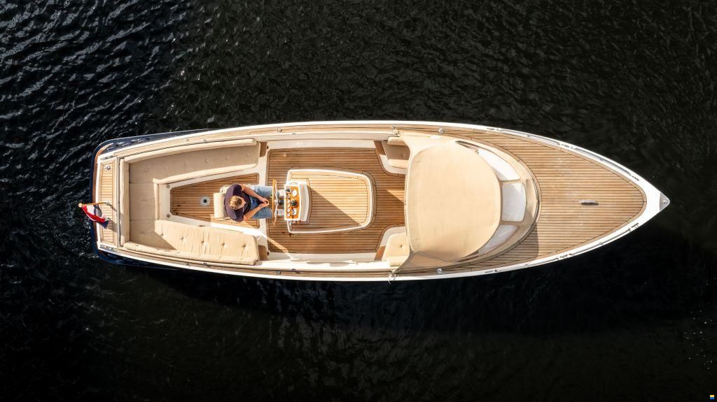 AdmiralsTender C28
