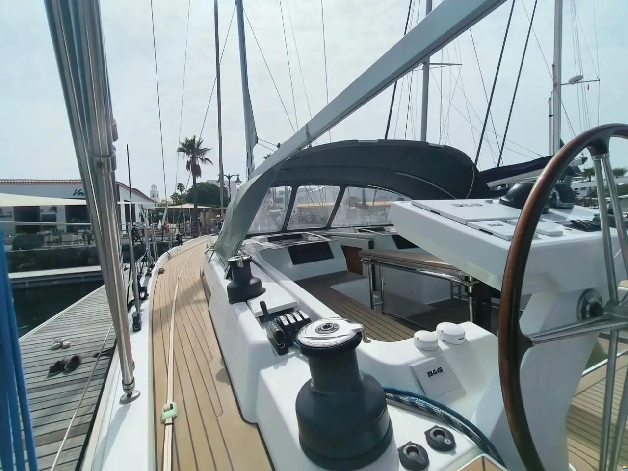 Hanse 588