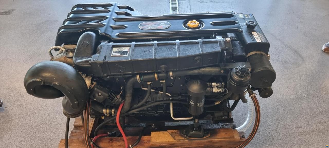 MerCruiser 4.2 D Tronic 250PS