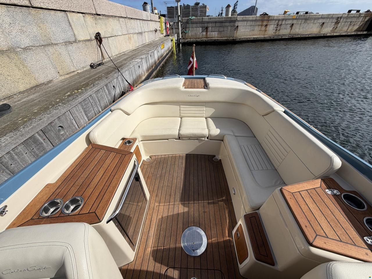 Chris Craft Corsair 25