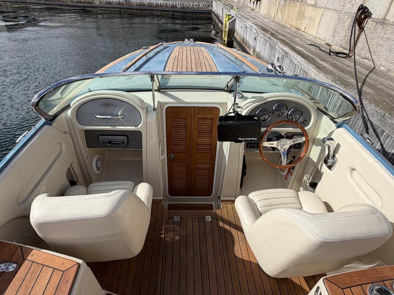 Chris Craft Corsair 25