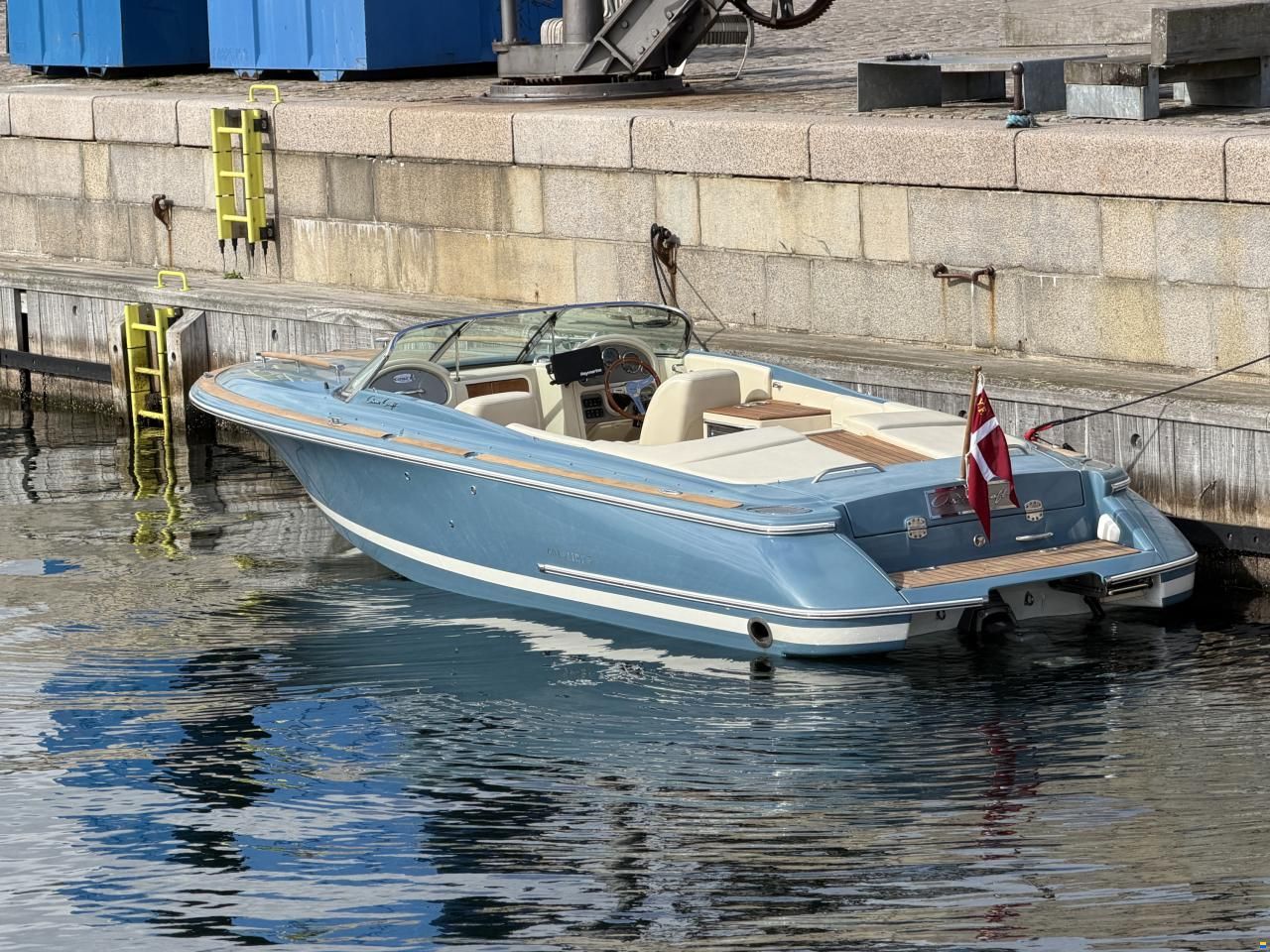 Chris Craft Corsair 25