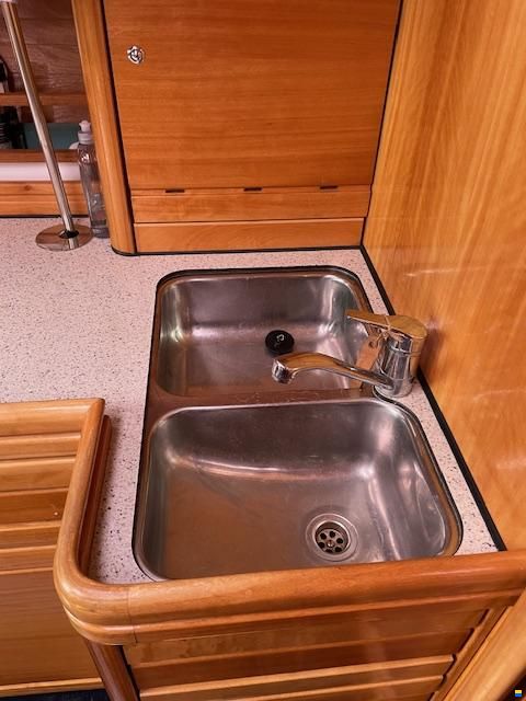 Bavaria 39