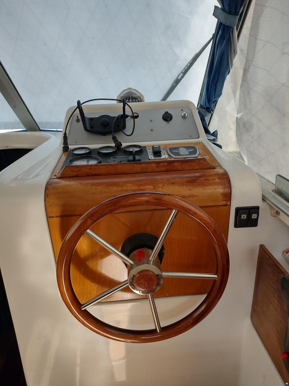 Beneteau Antares 760