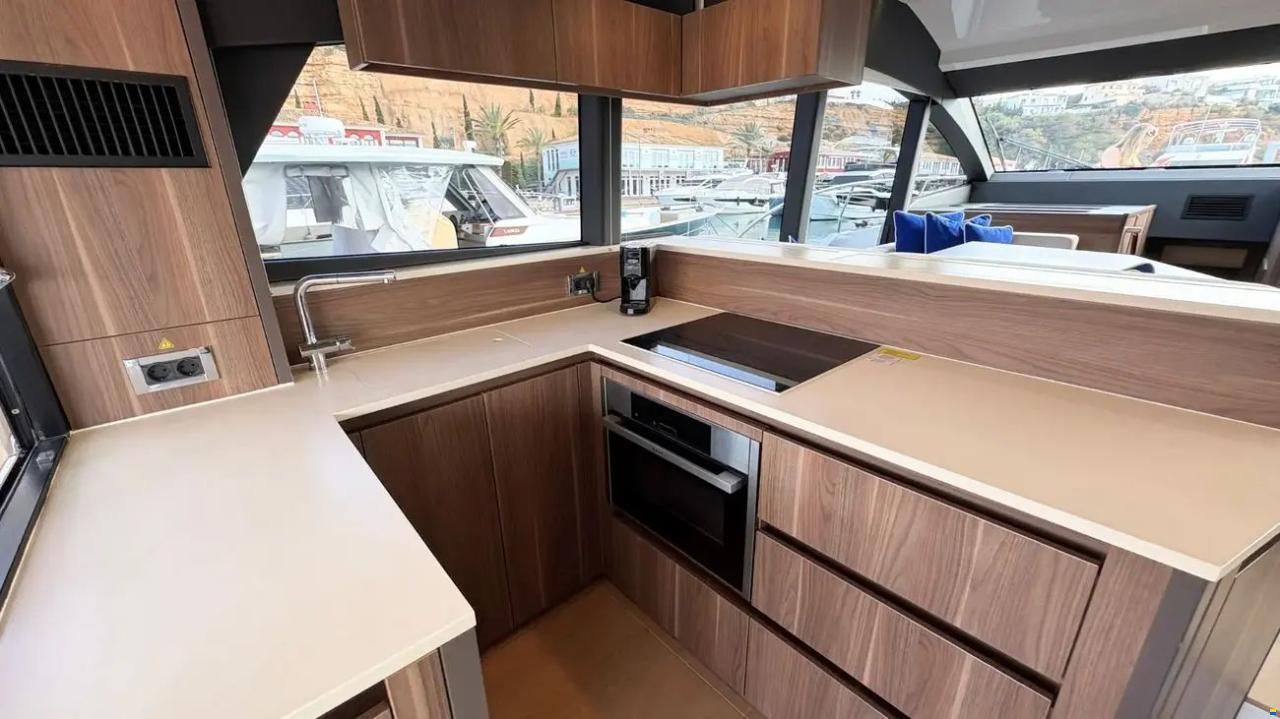 Sealine F530