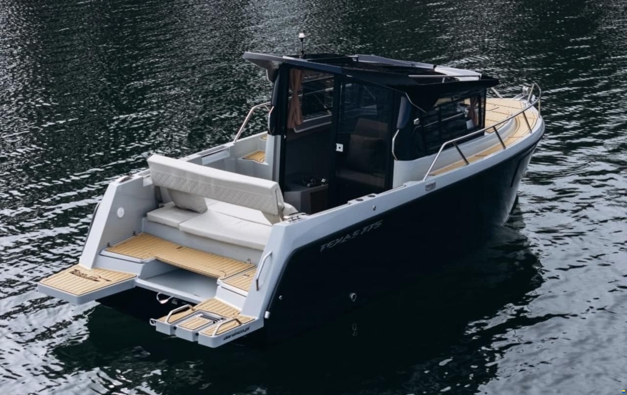 Manara Pilothouse 775 Pleasure