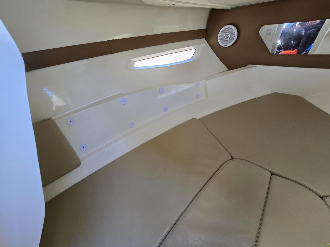 Sea Ray SunSport 230