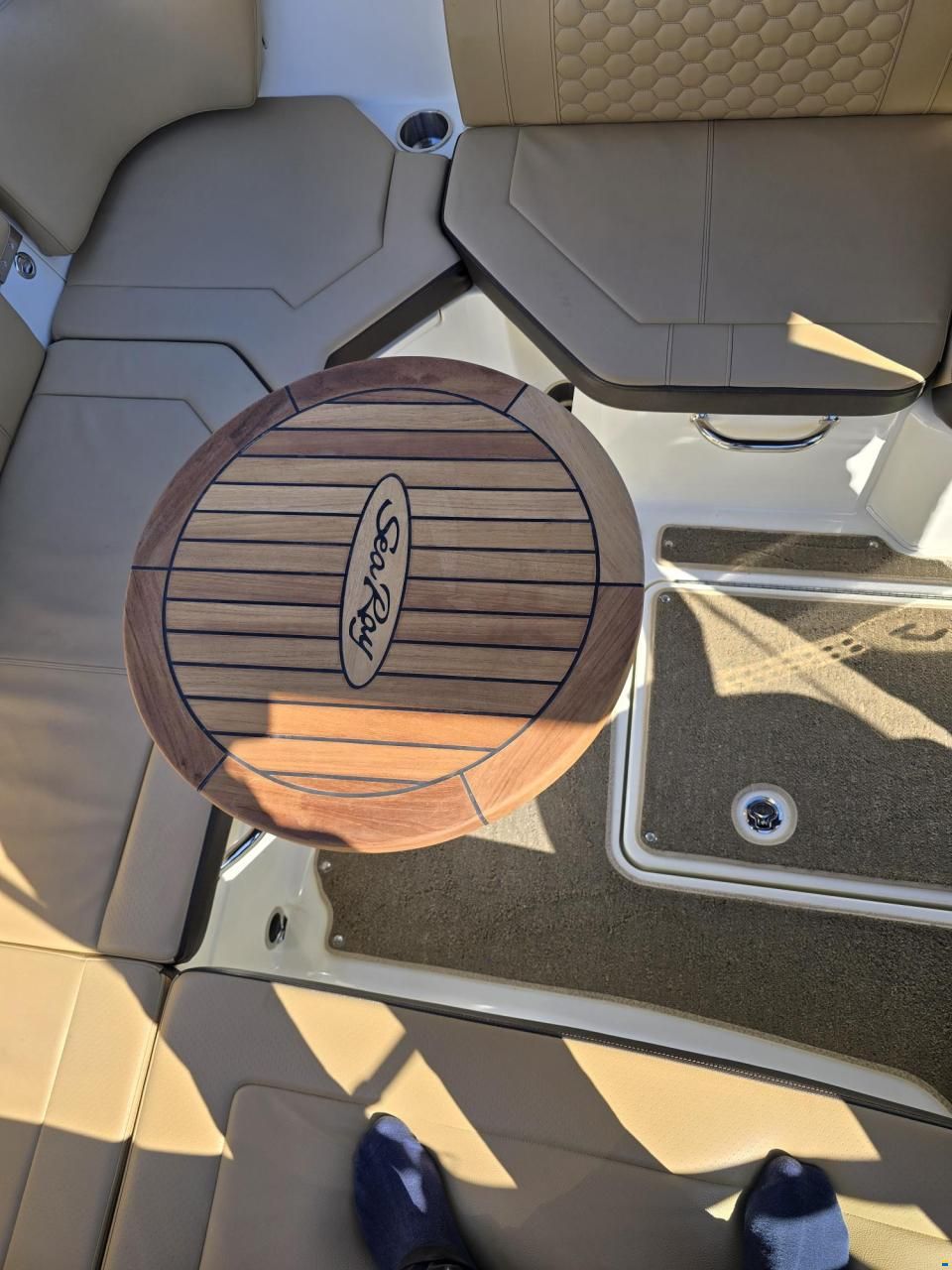 Sea Ray SunSport 230