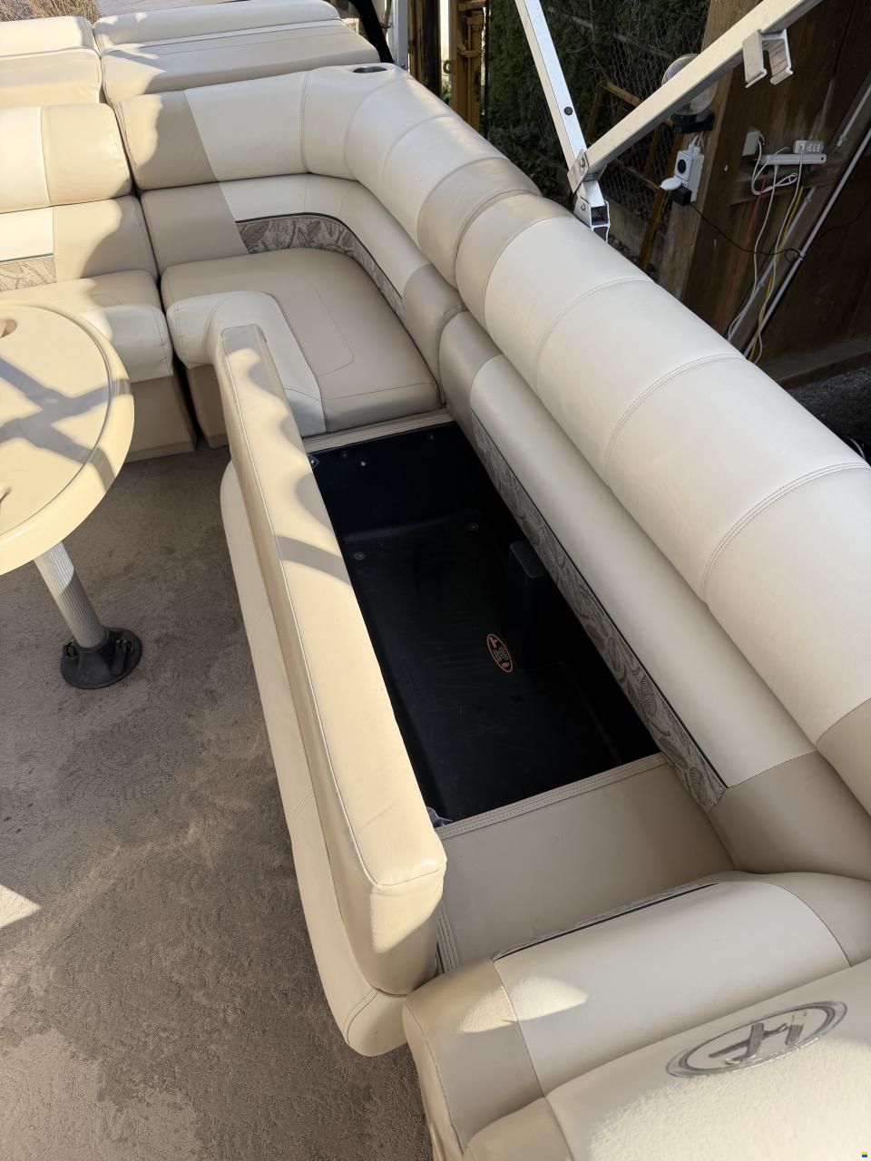 HARRIS KAYOT PONTOON