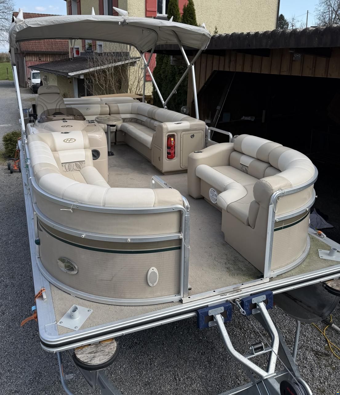 HARRIS KAYOT PONTOON