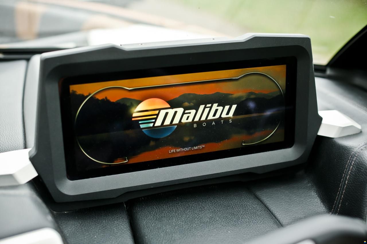 Malibu 23 LSV