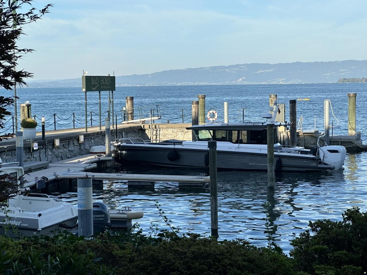 Axopar 37 Cross Cabin