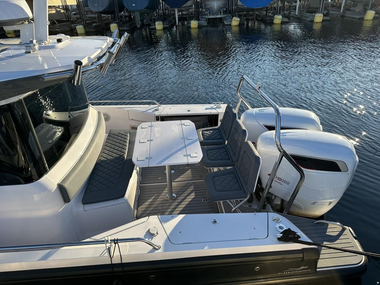 Axopar 37 Cross Cabin