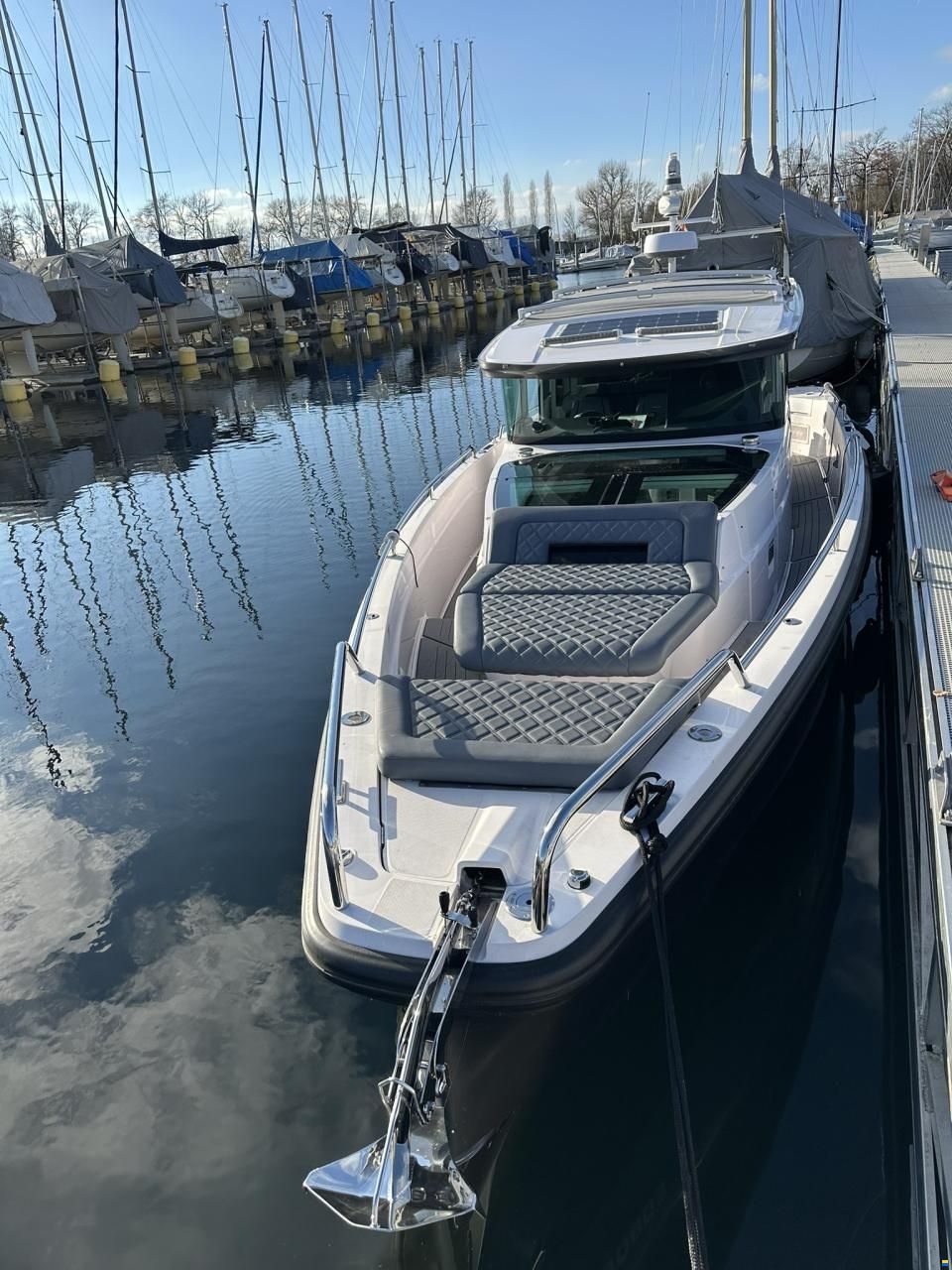 Axopar 37 Cross Cabin