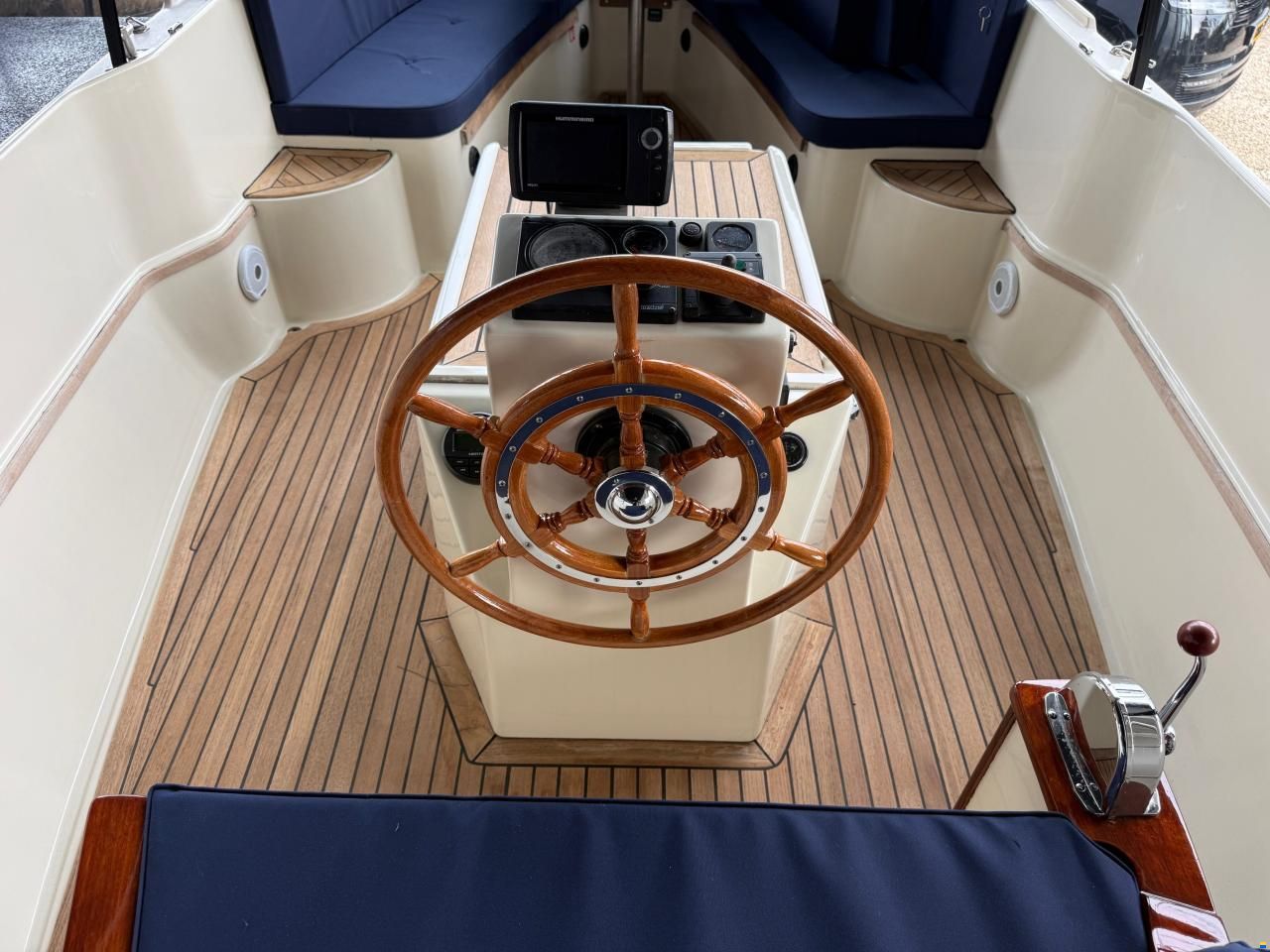 Interboat 25