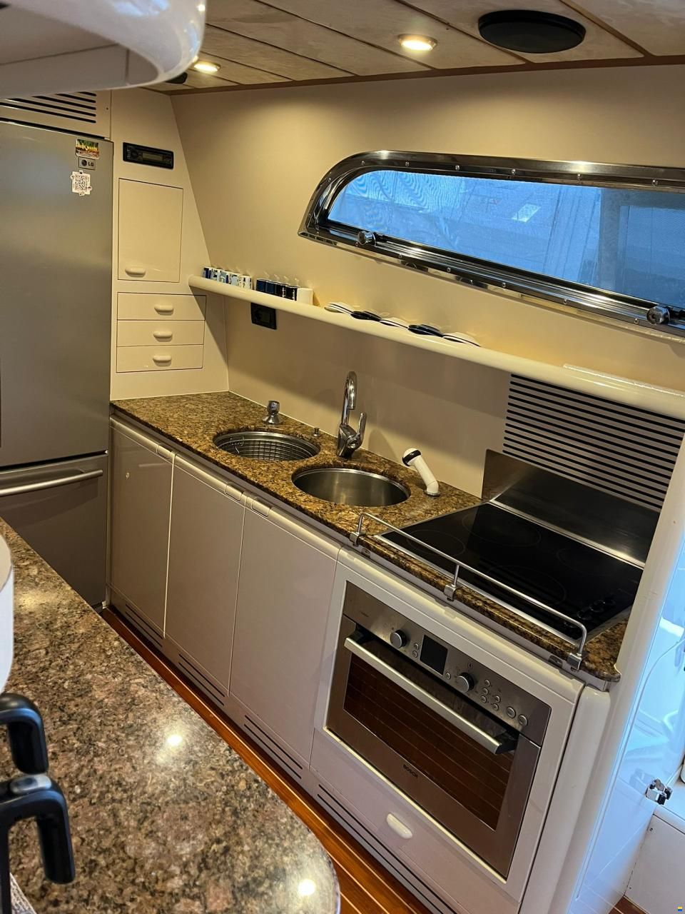 Ferretti 80