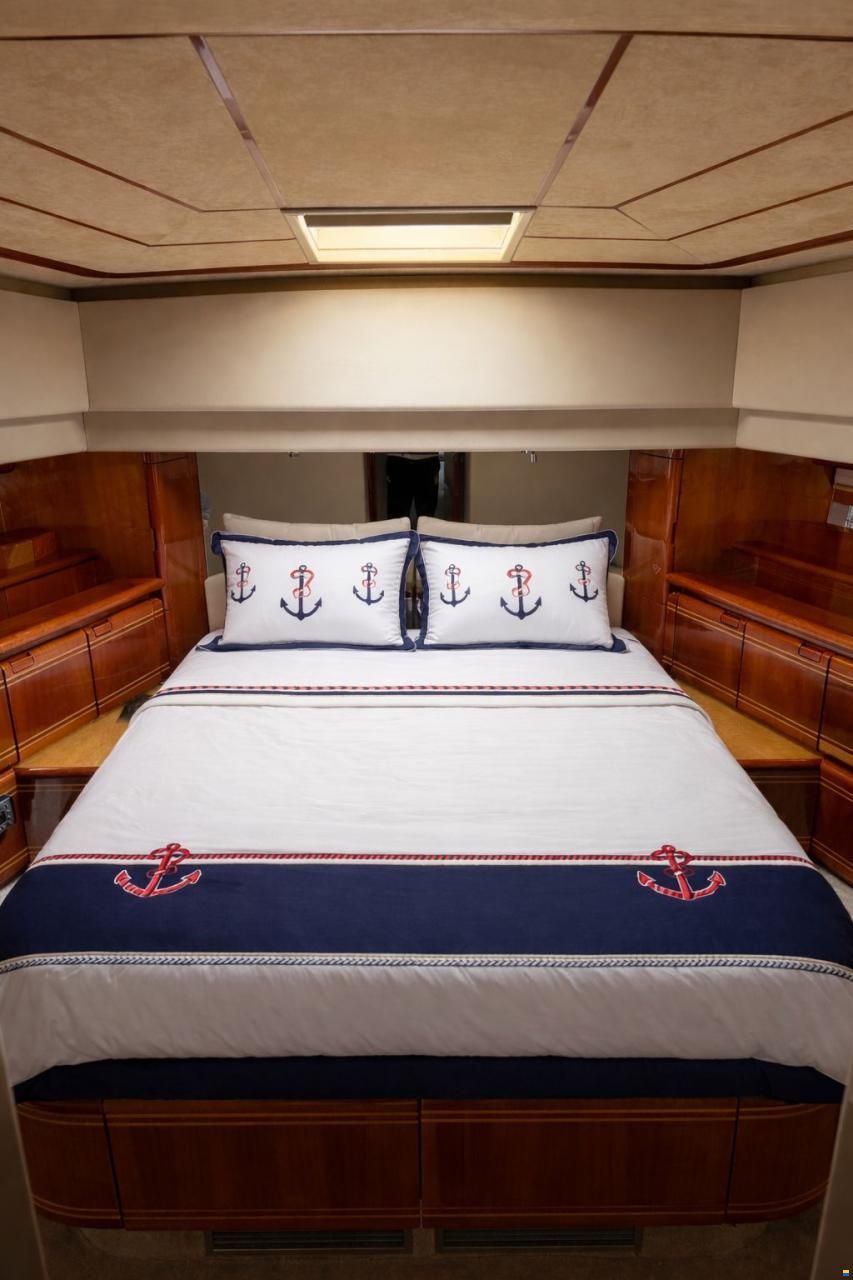 Ferretti 80