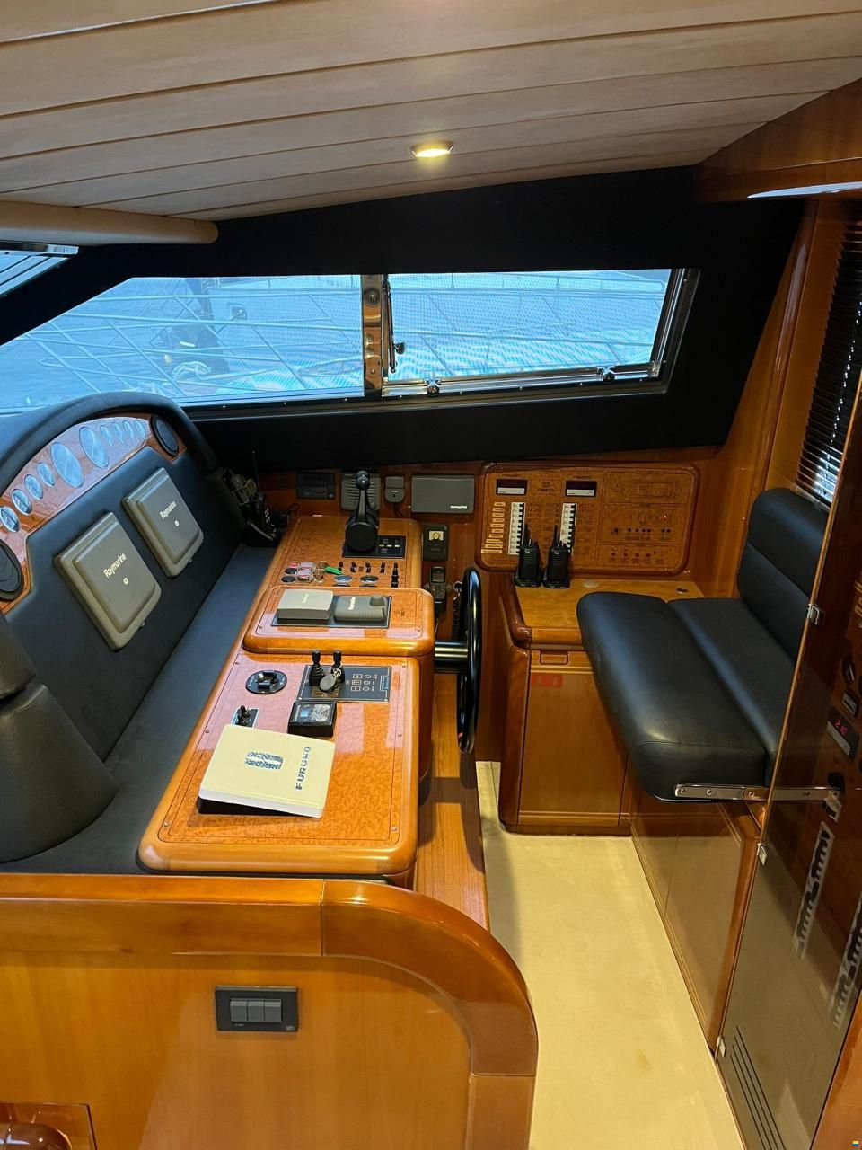 Ferretti 80