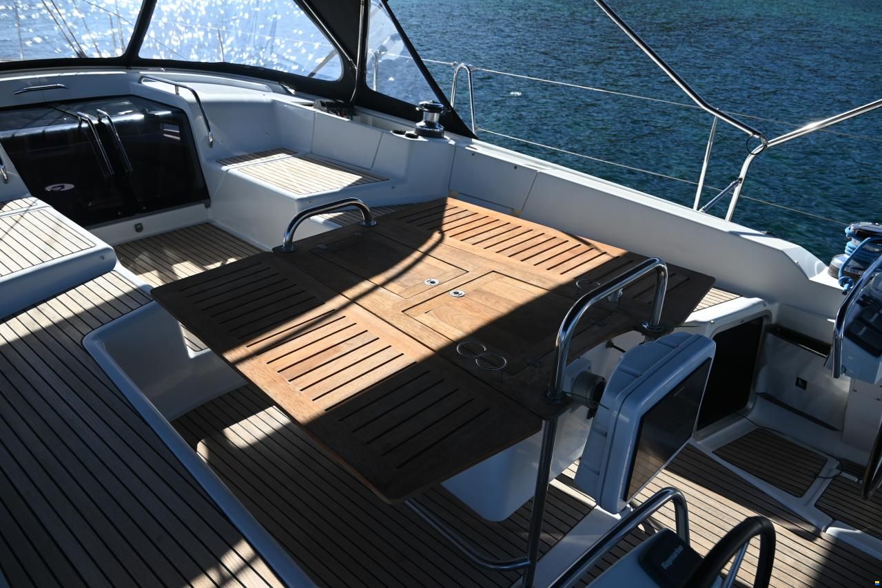Jeanneau Yachts 57