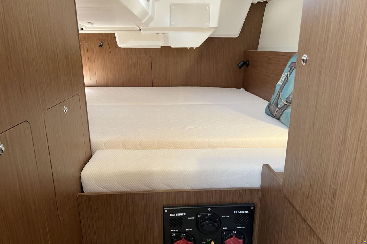 Beneteau Oceanis 35.1