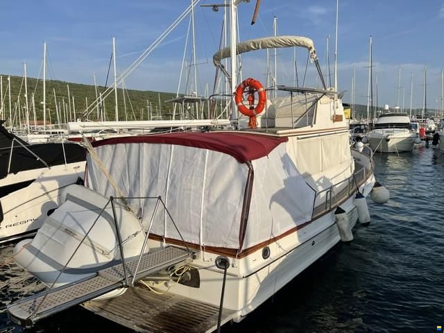 Grand Banks 32