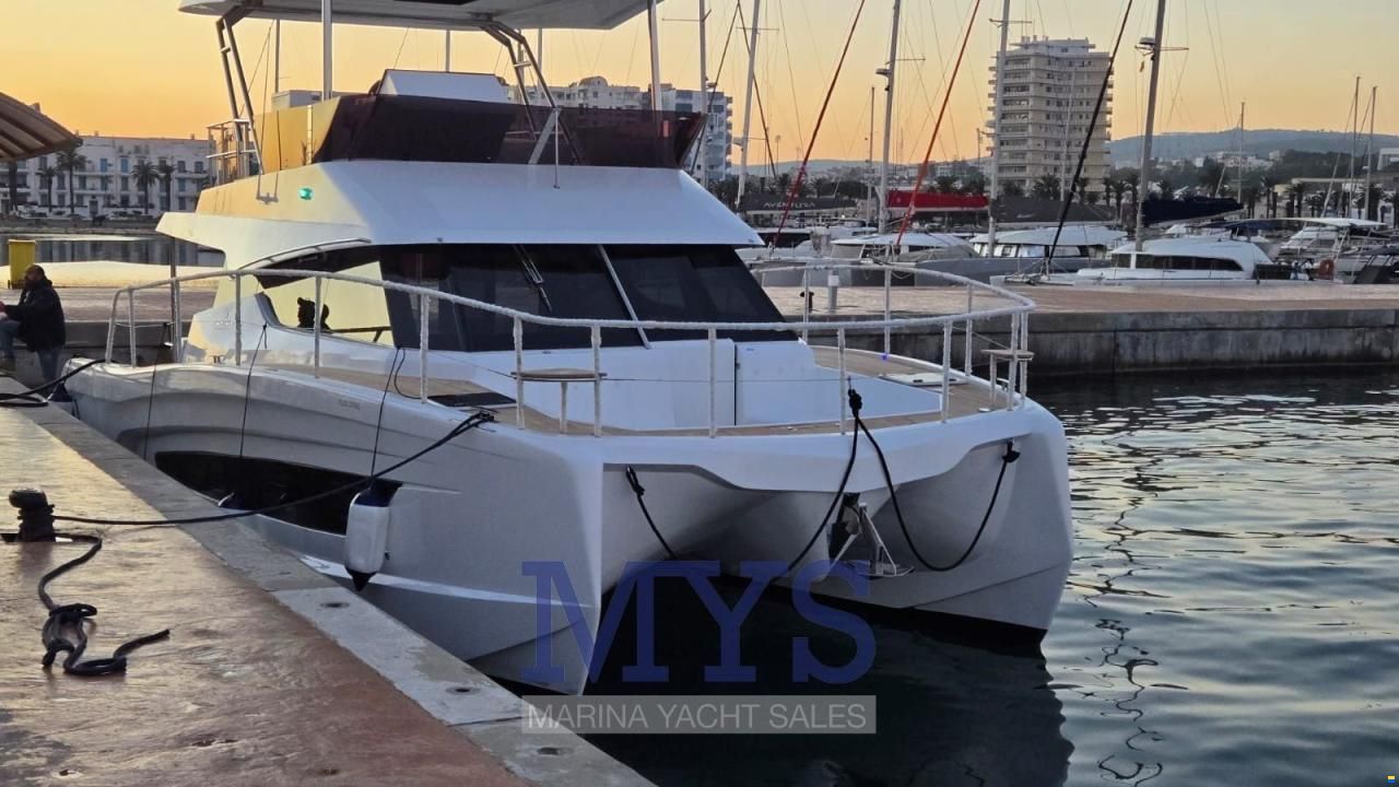 Aventura 38 FLY