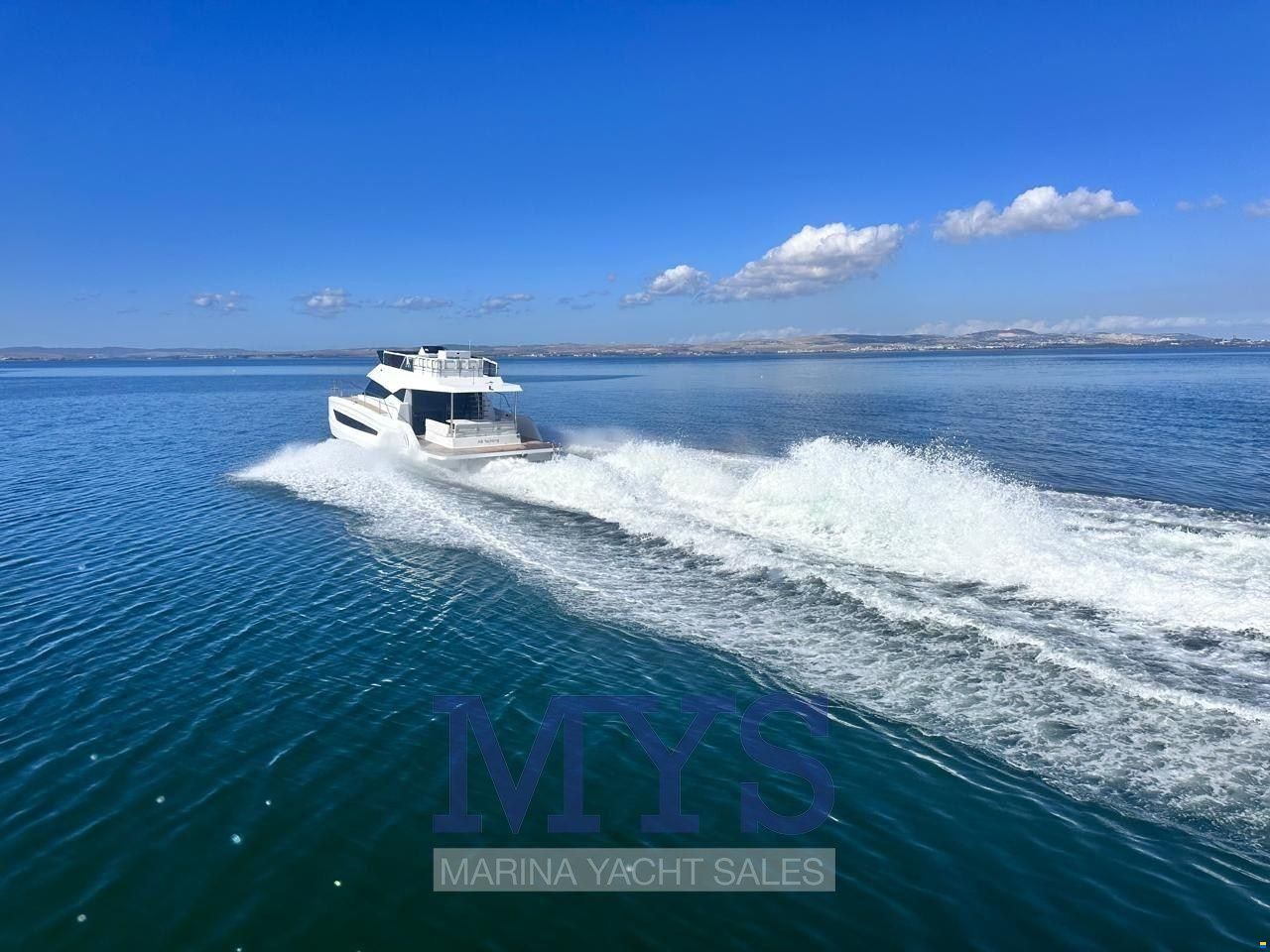 Aventura 38 FLY