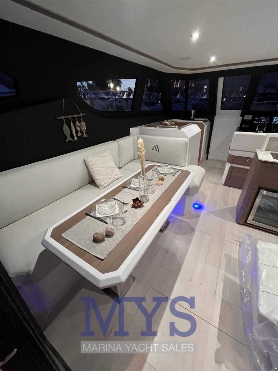 Aventura 38 FLY
