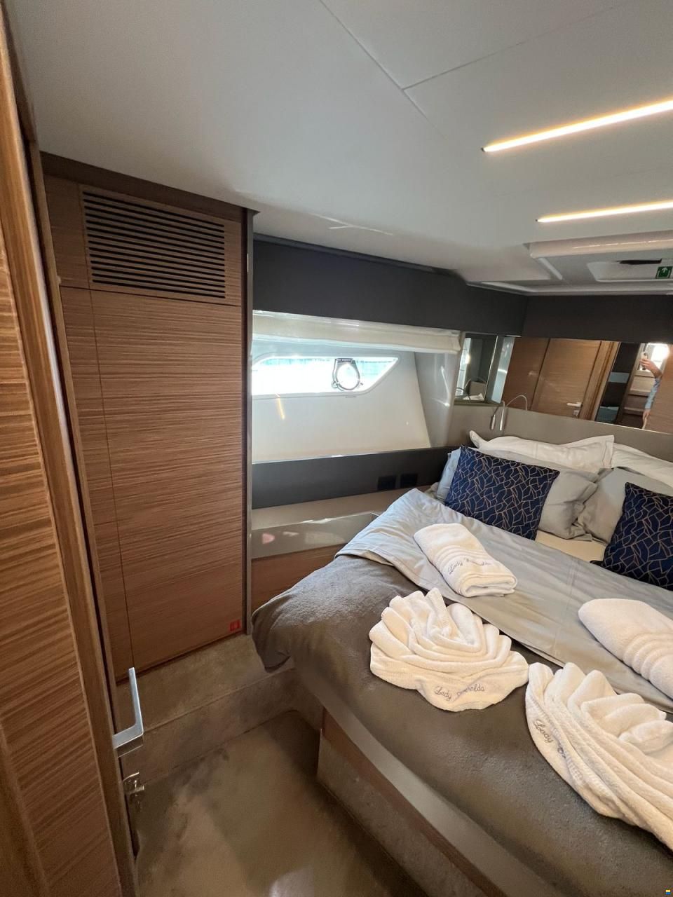 Ferretti 450