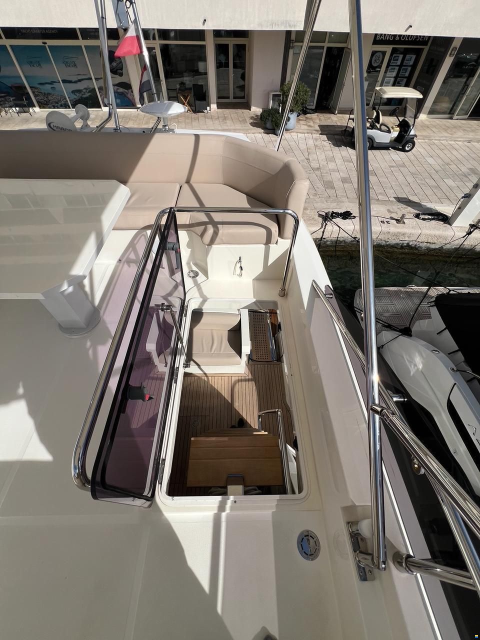 Ferretti 450