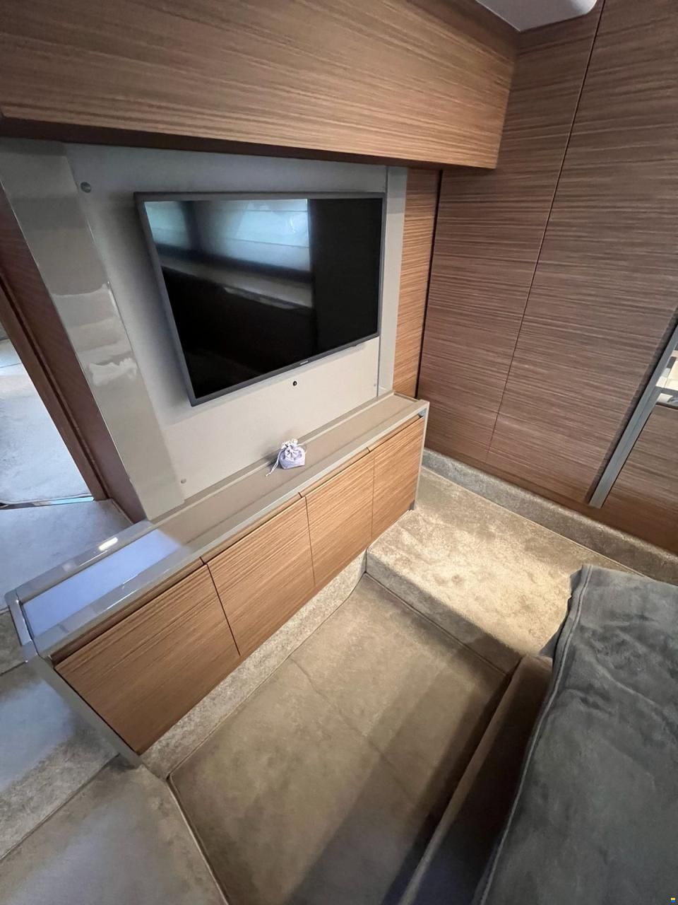 Ferretti 450