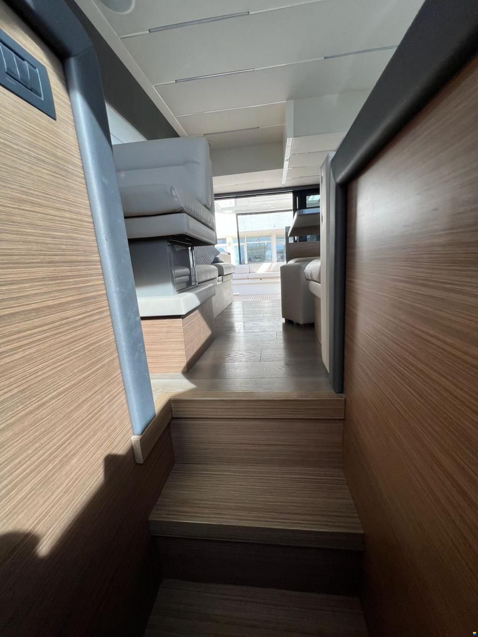Ferretti 450