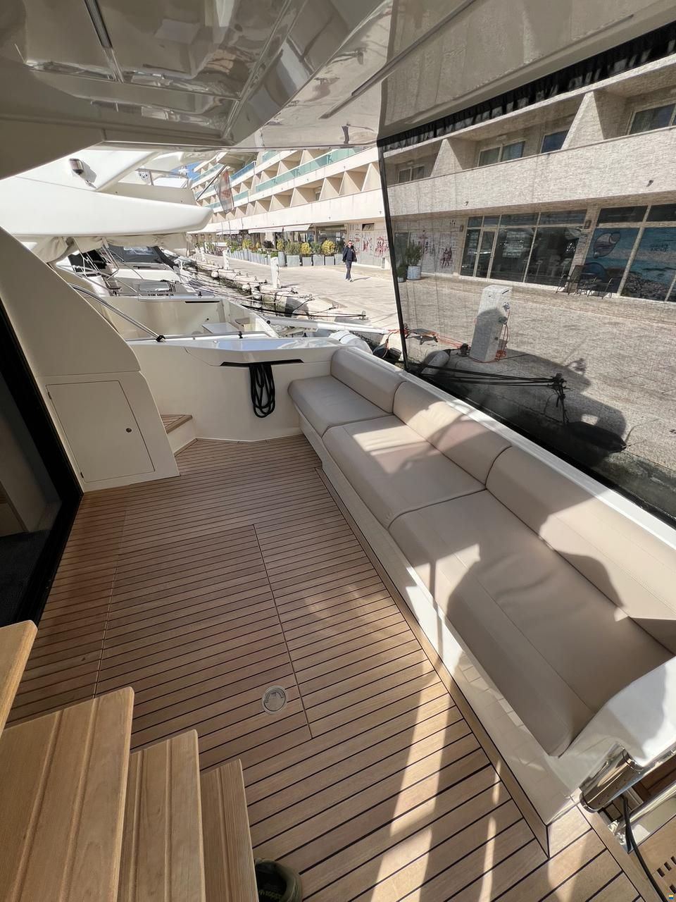 Ferretti 450