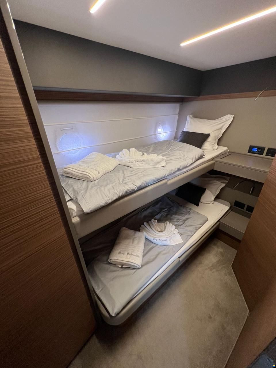 Ferretti 450